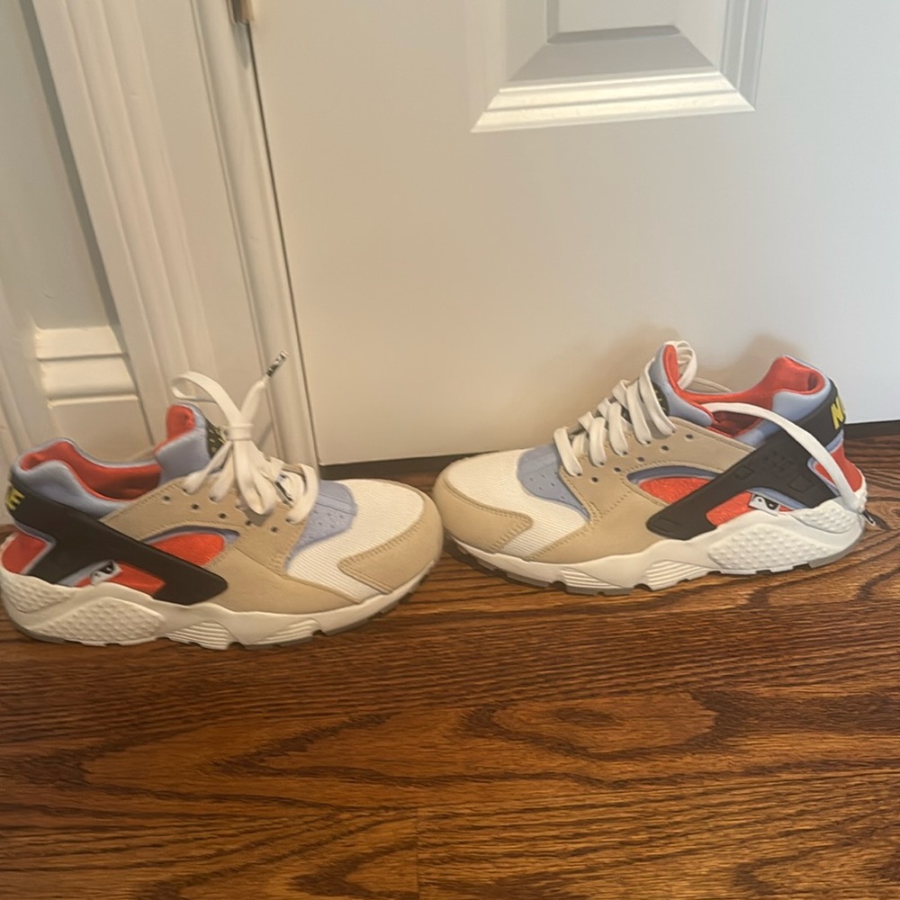 Nile Air Hurache big boy size 5.5 only worn once!